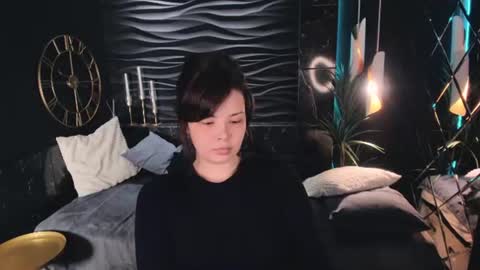 Maya online show from July 5, 2:23 pm