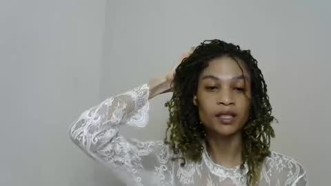 Snapshot of maya_dol chatting on December 8, 9:19 pm maya online show from December 8, 9:19 pm