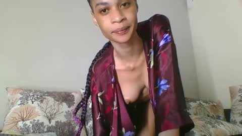 Snapshot of maya_dol chatting on October 4, 8:24 pm maya online show from October 4, 8:24 pm