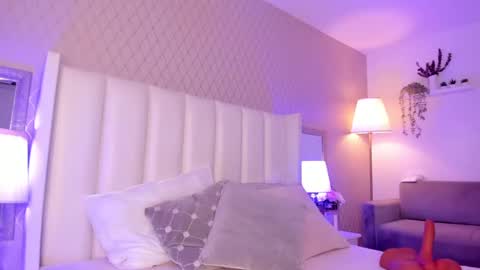 Maya online show from January 31, 4:25 am