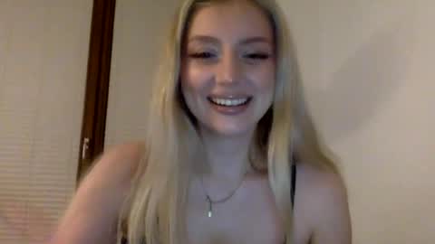 mayaflirt online show from May 3, 7:28 pm