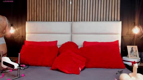 Nicolle Ruselle   Hello my lovely  schedule for great fun from  630 am and end 800 pm Colombian time I wait for you online show from September 16, 9:01 pm