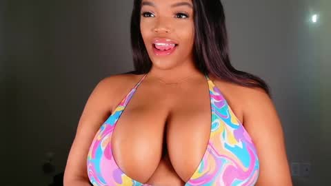 MayBabi online show from February 9, 2:18 pm