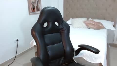 MAYA online show from December 24, 1:38 am