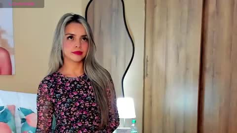 Snapshot of maylinfox chatting on February 3, 12:36 am MaylinFox online show from February 3, 12:36 am