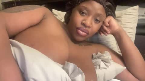 mayluvsu online show from March 18, 5:34 am