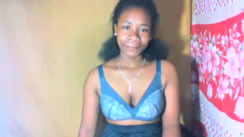 Snapshot of mayrah5 chatting on September 19, 8:46 am mayrah online show from September 19, 8:46 am