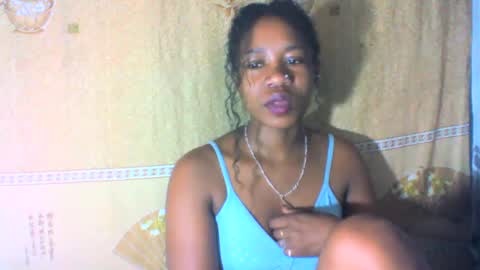 Snapshot of mayrah5 chatting on March 4, 5:42 am mayrah online show from March 4, 5:42 am