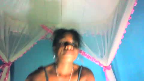 Snapshot of mayrah5 chatting on February 6, 4:14 pm mayrah online show from February 6, 4:14 pm