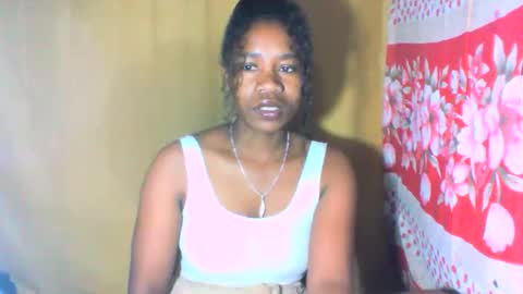 Snapshot of mayrah5 chatting on October 14, 5:54 am mayrah online show from October 14, 5:54 am