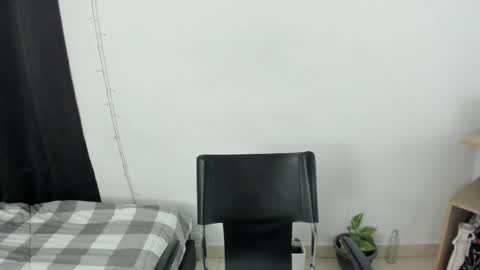 Snapshot of mazikeen_18 chatting on October 1, 12:21 pm mazikeen_18 online show from October 1, 12:21 pm