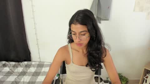 Snapshot of mazikeen_18 chatting on February 7, 1:22 pm mazikeen_18 online show from February 7, 1:22 pm