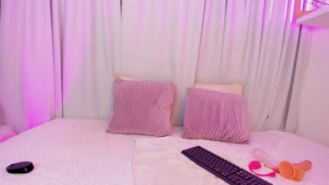 Melody online show from February 25, 4:22 am