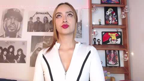 Emily online show from February 17, 9:32 pm