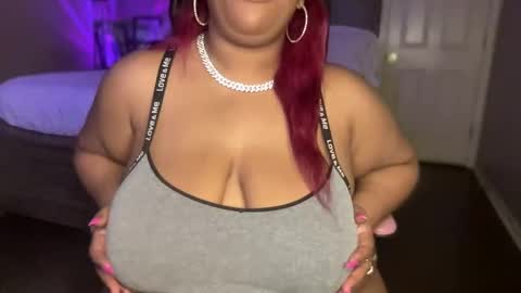 Snapshot of meetsouthernpeach chatting on January 10, 2:14 am Southern Peach online show from January 10, 2:14 am