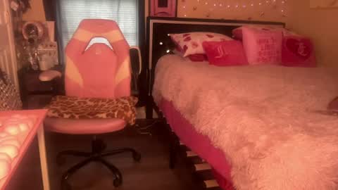 Southern Peach online show from June 20, 7:28 pm