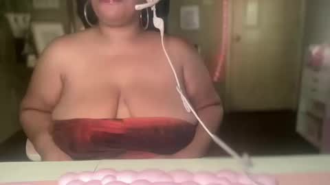 Snapshot of meetsouthernpeach chatting on October 14, 2:41 pm Southern Peach online show from October 14, 2:41 pm