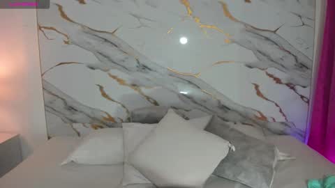 Snapshot of megan__monroe chatting on October 17, 11:30 pm megan__monroe online show from October 17, 11:30 pm