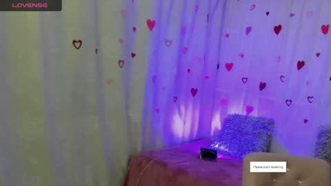 Snapshot of megan_anderson7 chatting on February 22, 11:10 pm Megan Anderson online show from February 22, 11:10 pm