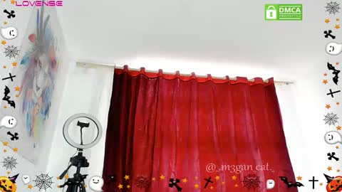 megan_cat online show from November 4, 4:45 pm