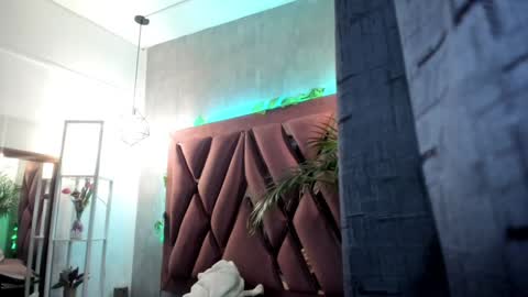    online show from February 8, 2:04 am