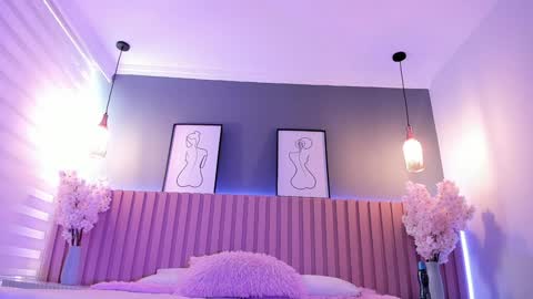     online show from February 4, 1:06 pm