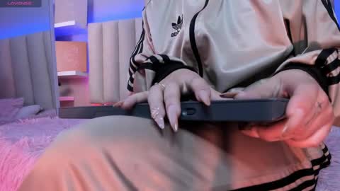     online show from February 21, 12:17 pm