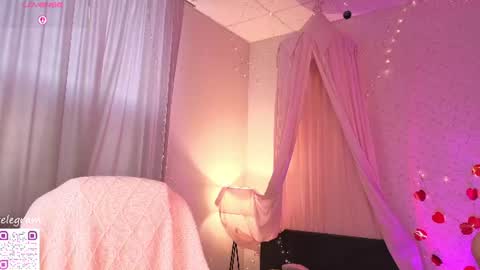 Megan Nelson online show from July 5, 11:16 am