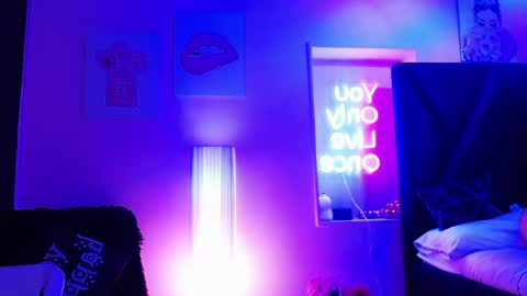 megan_saint online show from April 30, 5:40 pm