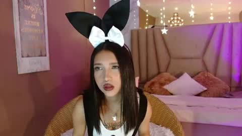 megan_saint online show from June 20, 2:31 pm
