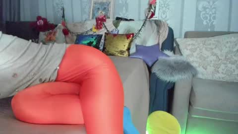 Snapshot of meganfox3325 chatting on March 6, 6:37 pm Nicki--------- Welcome to my Room online show from March 6, 6:37 pm