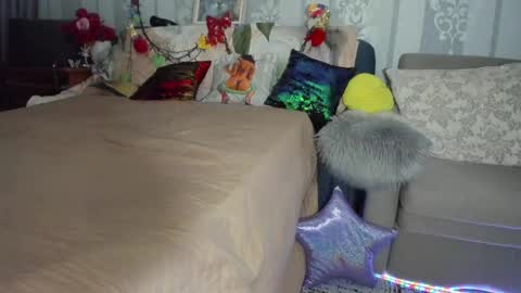 Snapshot of meganfox3325 chatting on March 2, 6:24 pm Nicki--------- Welcome to my Room online show from March 2, 6:24 pm