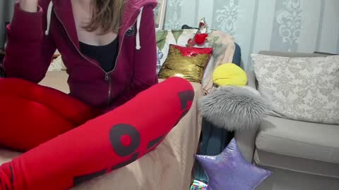 Snapshot of meganfox3325 chatting on February 6, 5:40 pm Nicki--------- Welcome to my Room online show from February 6, 5:40 pm