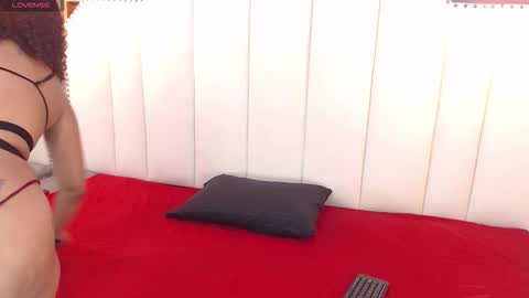 Snapshot of meganlarsson chatting on October 6, 12:00 pm meganlarsson online show from October 6, 12:00 pm