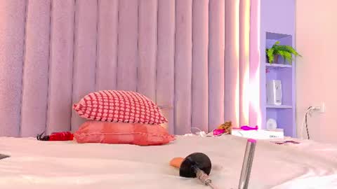 MEGAN online show from July 8, 7:32 am