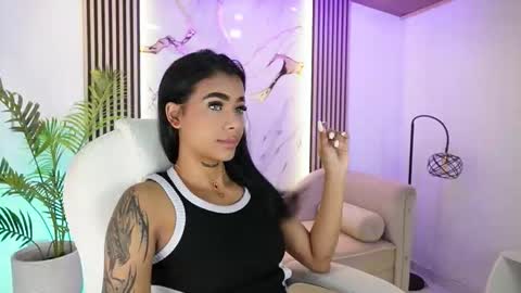 Megan Lowell online show from December 15, 7:08 pm