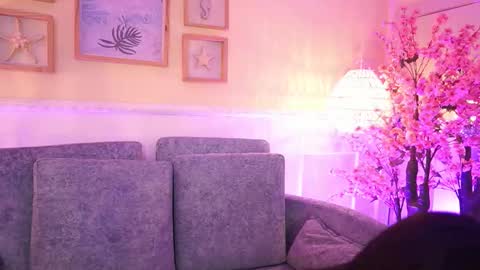 Megan Lowell online show from February 20, 7:04 pm