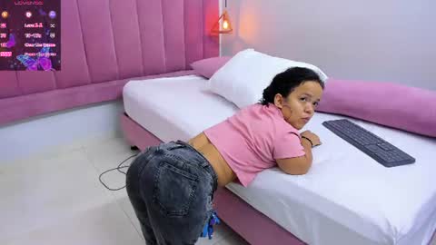 Megan  online show from June 15, 7:25 pm