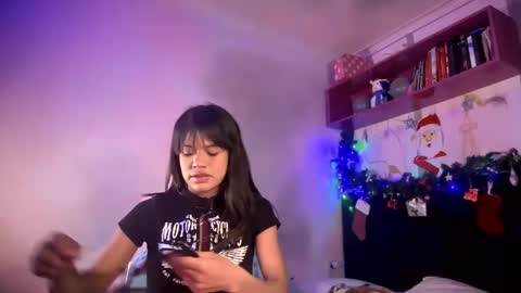 Snapshot of meganthompsonn chatting on January 2, 4:30 am Megan online show from January 2, 4:30 am