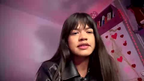 Snapshot of meganthompsonn chatting on February 4, 4:15 am Megan online show from February 4, 4:15 am