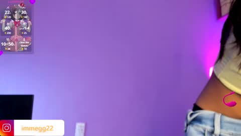Snapshot of meganthompsonn chatting on March 9, 7:59 pm Megan online show from March 9, 7:59 pm