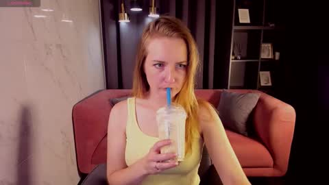 Snapshot of meggysun chatting on September 11, 1:33 pm Meggy online show from September 11, 1:33 pm