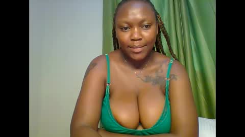 Snapshot of meghan_spice chatting on September 13, 11:18 am meghan_spice online show from September 13, 11:18 am