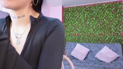 Mei online show from February 4, 8:23 pm