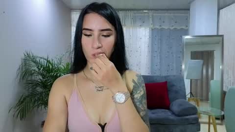 Snapshot of mei_naughtycat chatting on February 13, 7:21 pm Mei online show from February 13, 7:21 pm