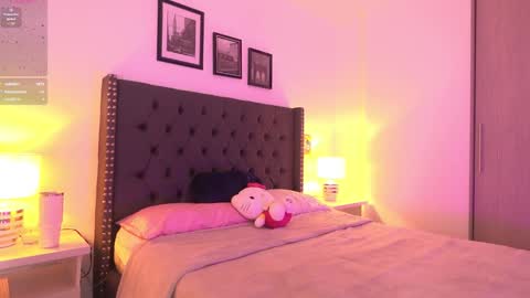 meiis3 online show from November 20, 12:22 am