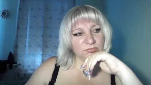 Snapshot of meilomawesa chatting on October 21, 9:24 am MeilomaWesa online show from October 21, 9:24 am