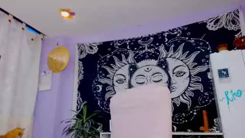 Melissa  -  -  Please help me to reach 100 thumbs up online show from August 2, 11:30 pm