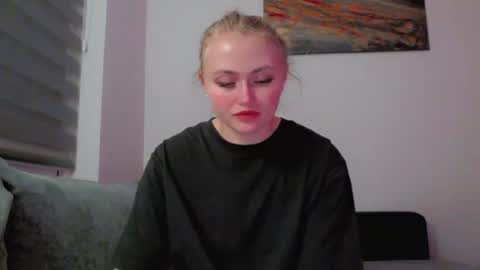 Melania online show from December 19, 7:17 pm