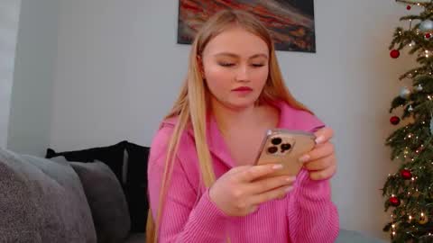 Melania online show from January 11, 12:54 pm